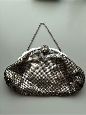 Vintage 1950s Whiting & Davis Silver Mesh Clutch / Purse